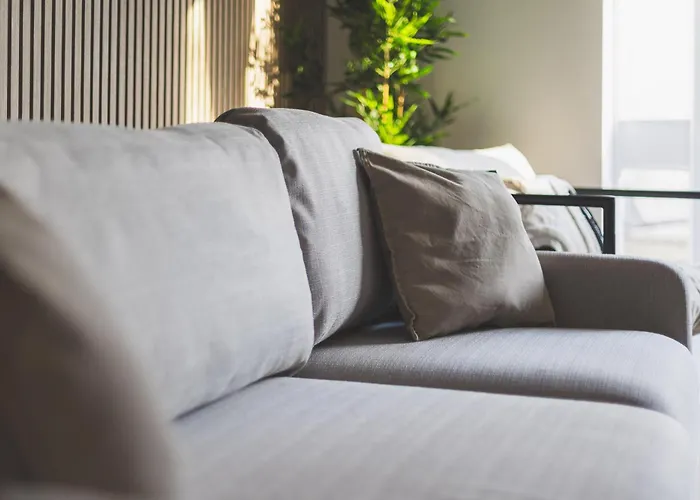 Arte Stays Serviced Houses Stratford - 3 Bedrooms 2 Bathrooms Houses London, Stratford, Maryland, Free Parking, Garden, Weekly Or Monthly Stays - Up To 8 Guests