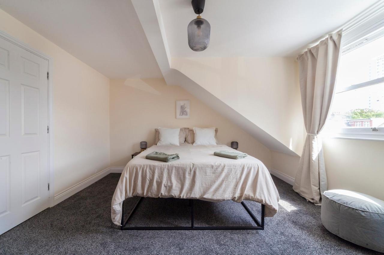 Arte Stays: Spacious Garden House In Stratford With Free Parking