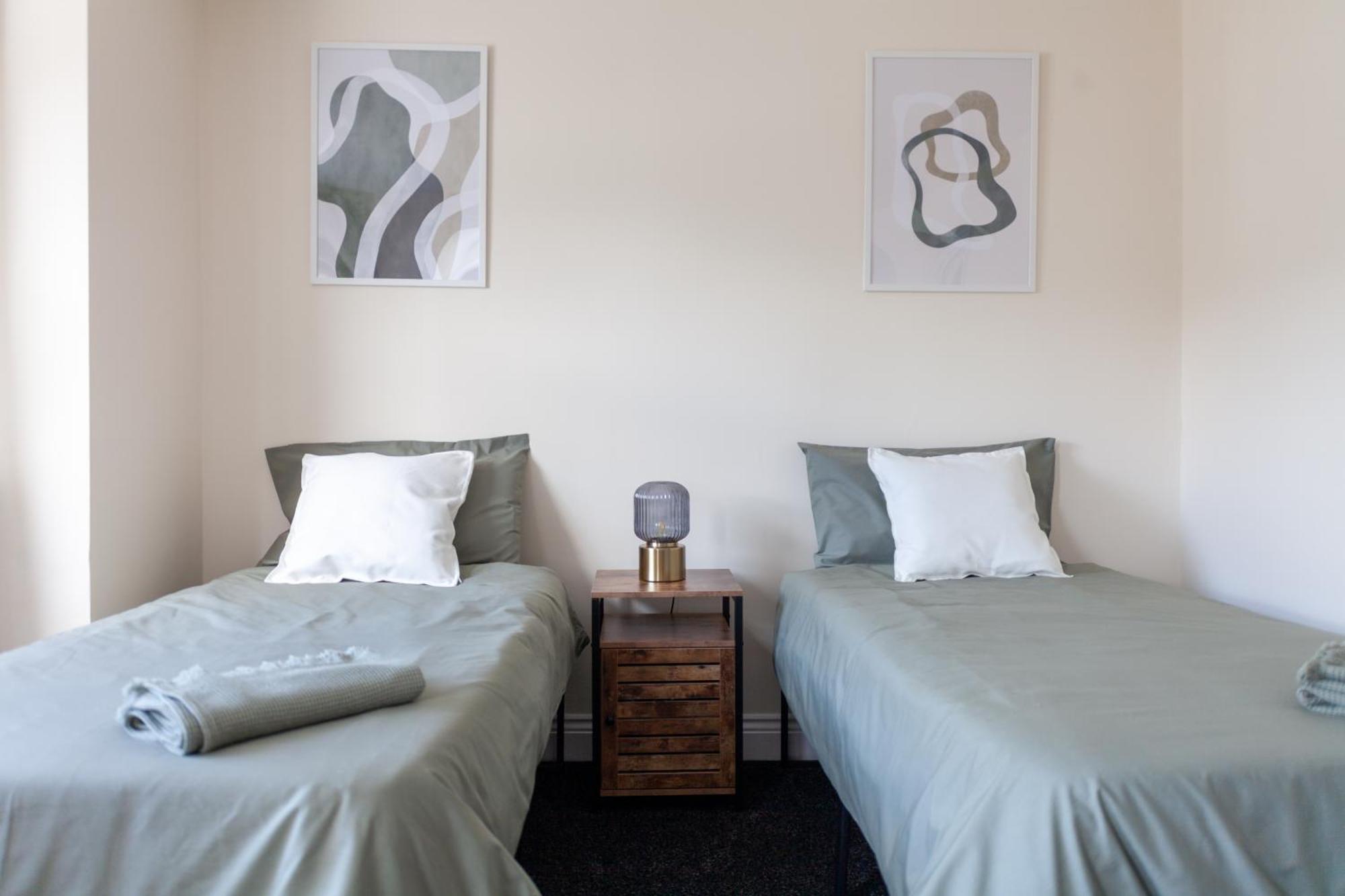 Arte Stays: Spacious Garden House In Stratford With Free Parking Holiday home