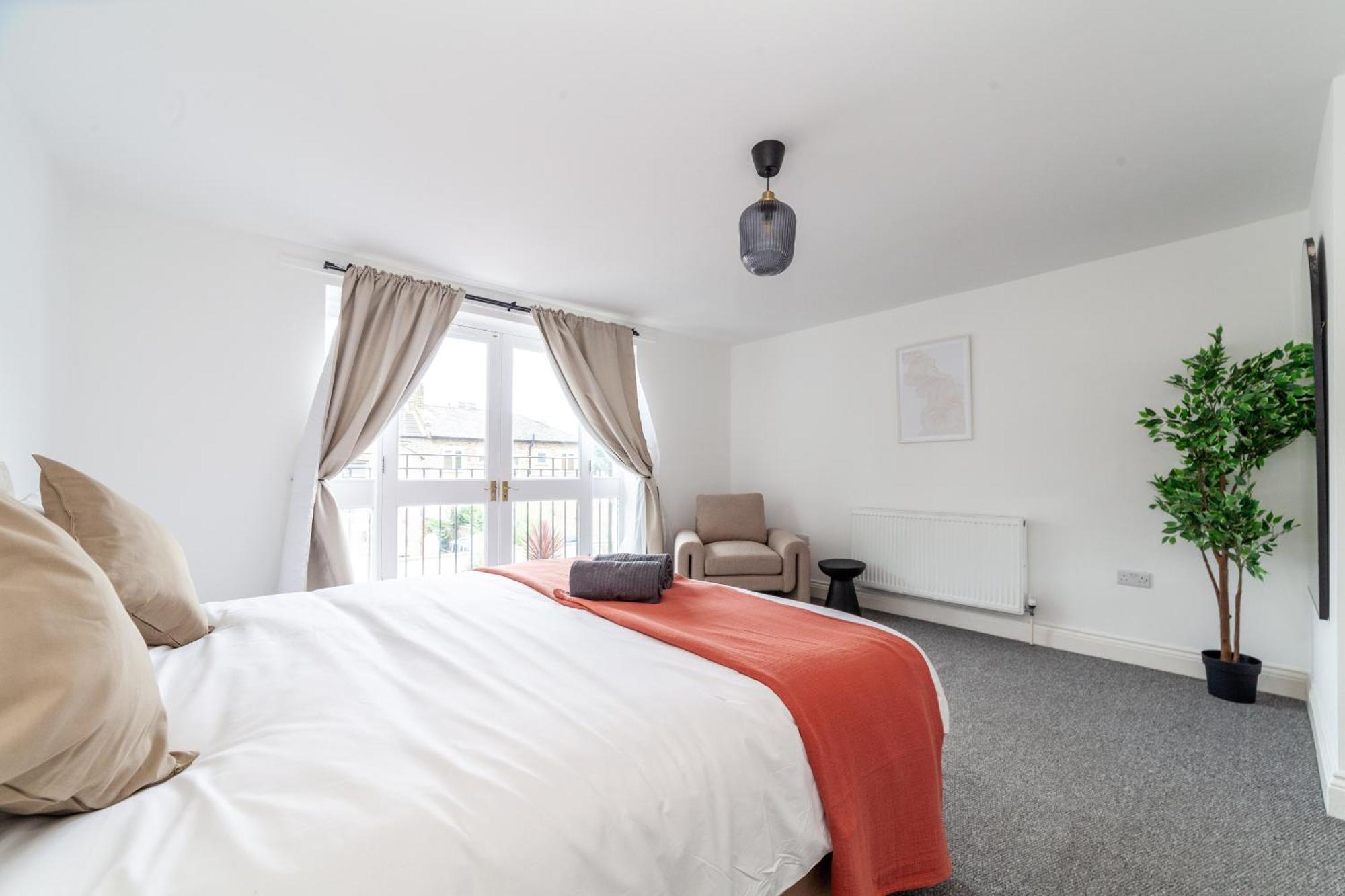 Arte Stays: Spacious Garden House In Stratford With Free Parking *