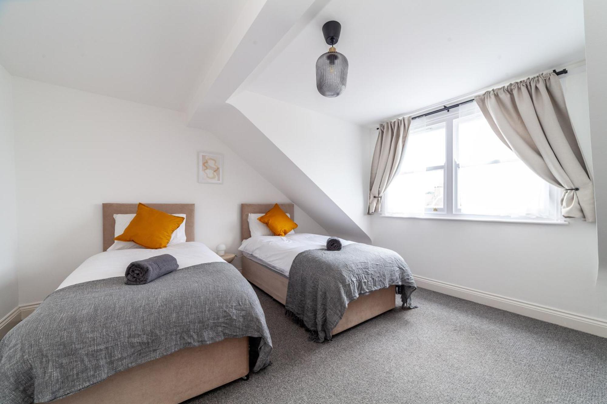 Arte Stays: Spacious Garden House In Stratford With Free Parking Holiday home