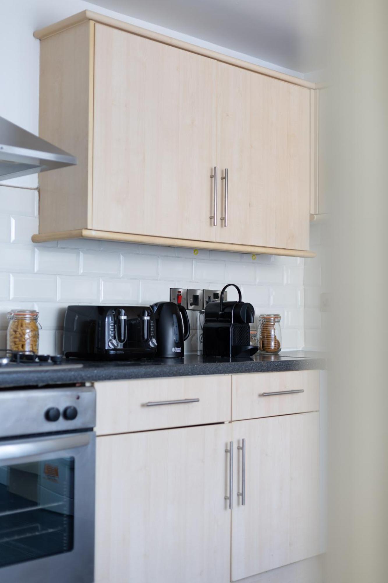 Arte Stays: Spacious Garden House In Stratford With Free Parking Holiday home *