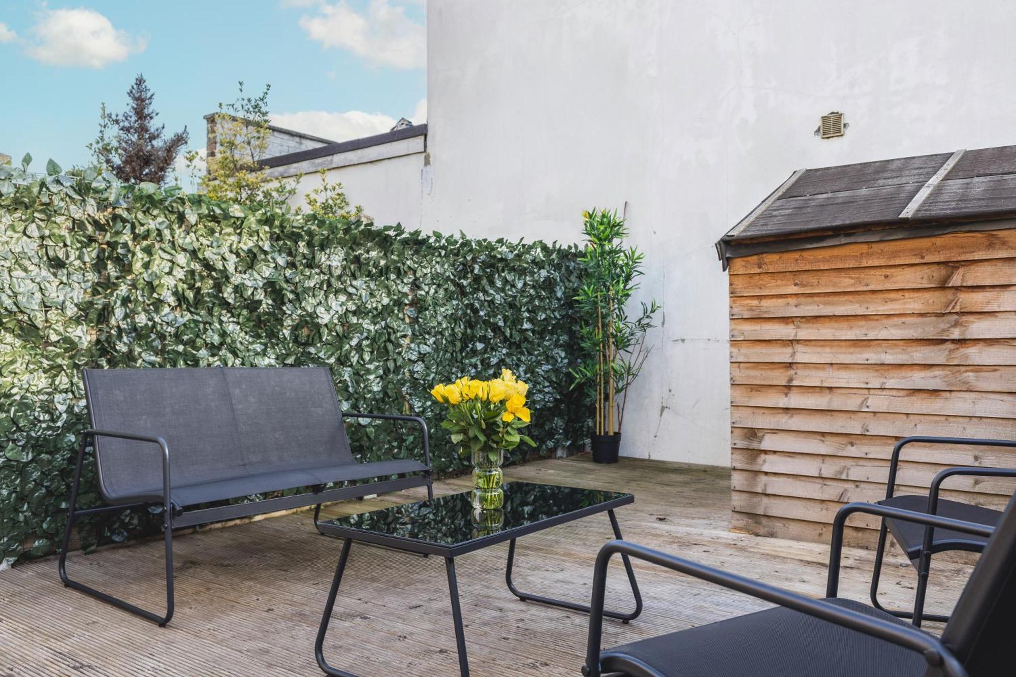 Arte Stays: Spacious Garden House In Stratford With Free Parking Holiday home London