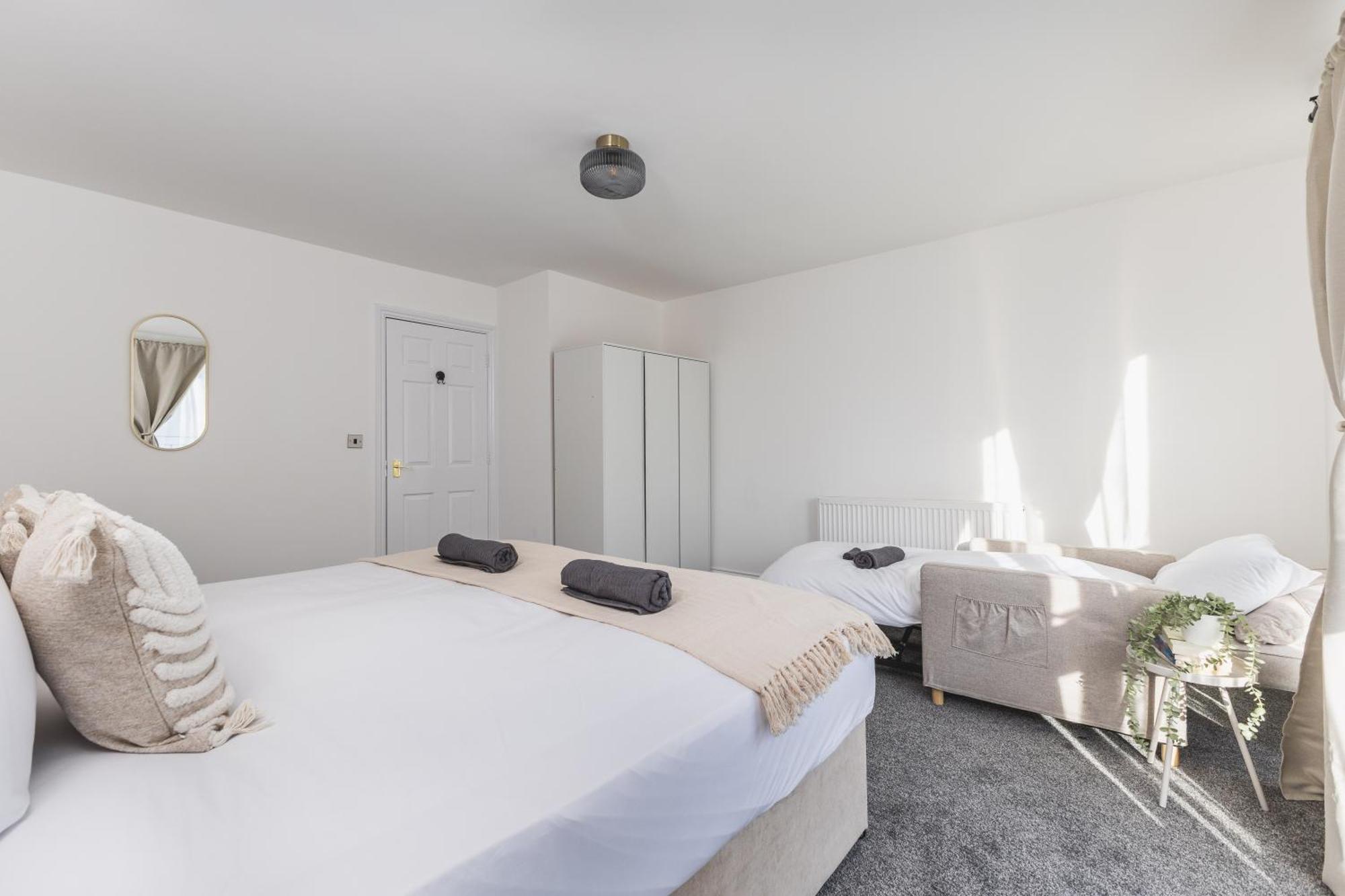 Arte Stays: Spacious Garden House In Stratford With Free Parking London