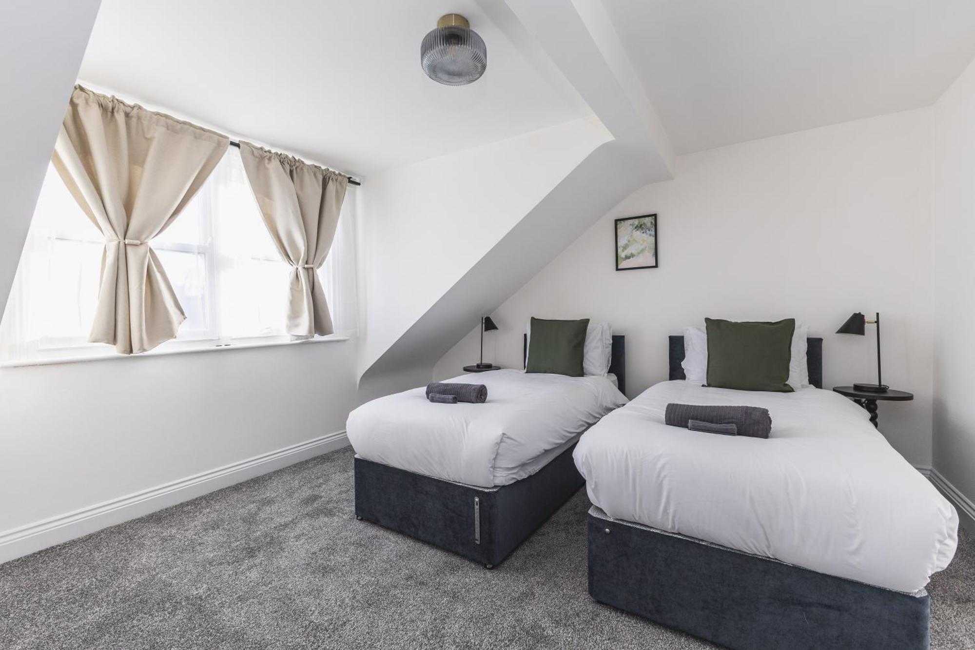 Arte Stays: Spacious Garden House In Stratford With Free Parking Holiday home