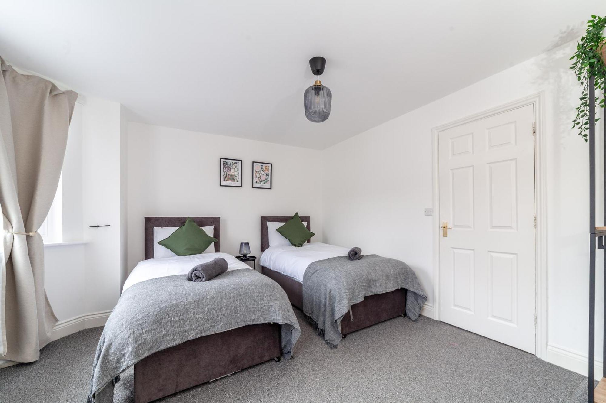 Arte Stays: Spacious Garden House In Stratford With Free Parking Holiday home London