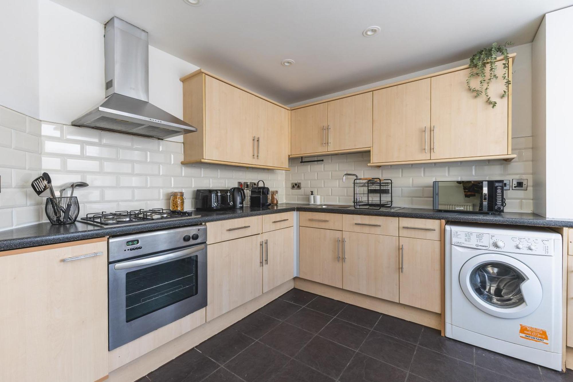 Arte Stays: Spacious Garden House In Stratford With Free Parking * London