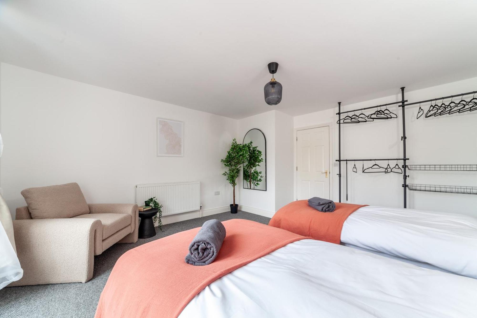Arte Stays: Spacious Garden House In Stratford With Free Parking Holiday home